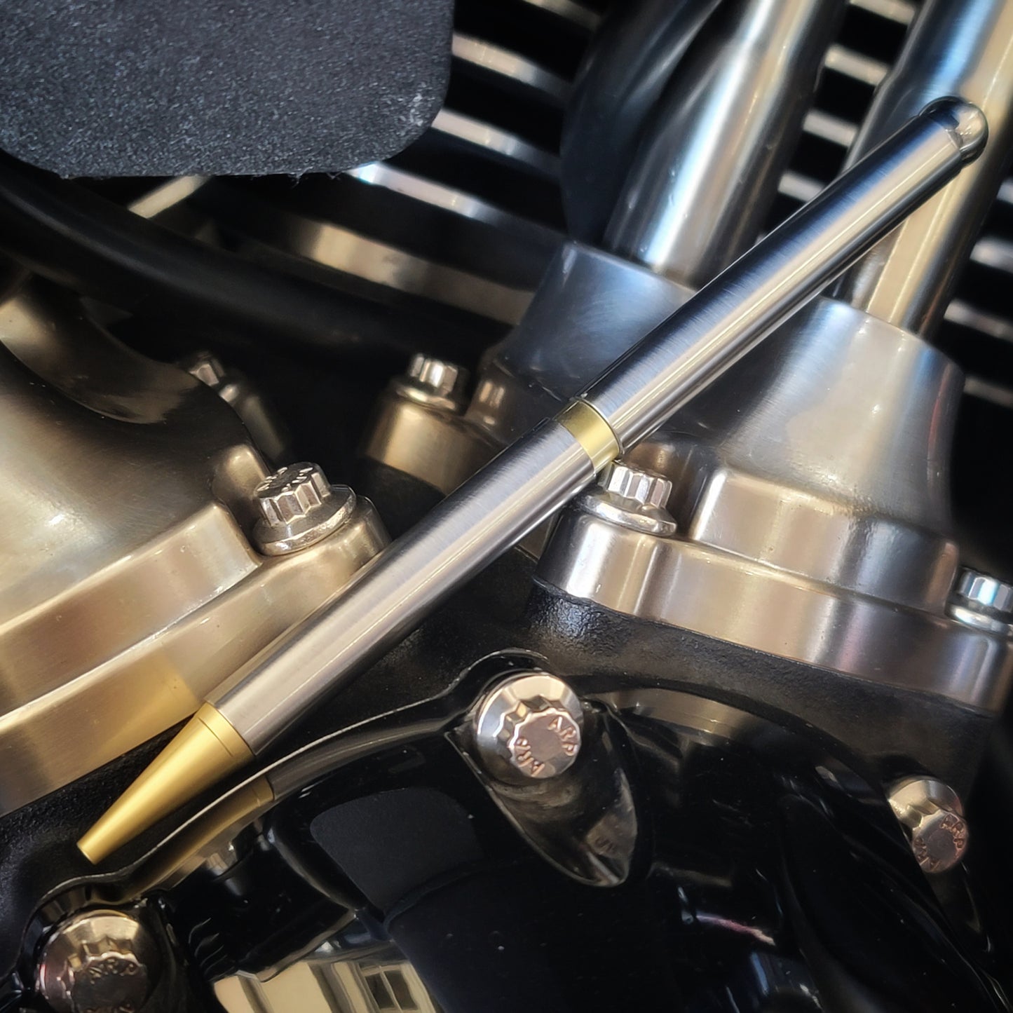 V Twin Pushrod Pen