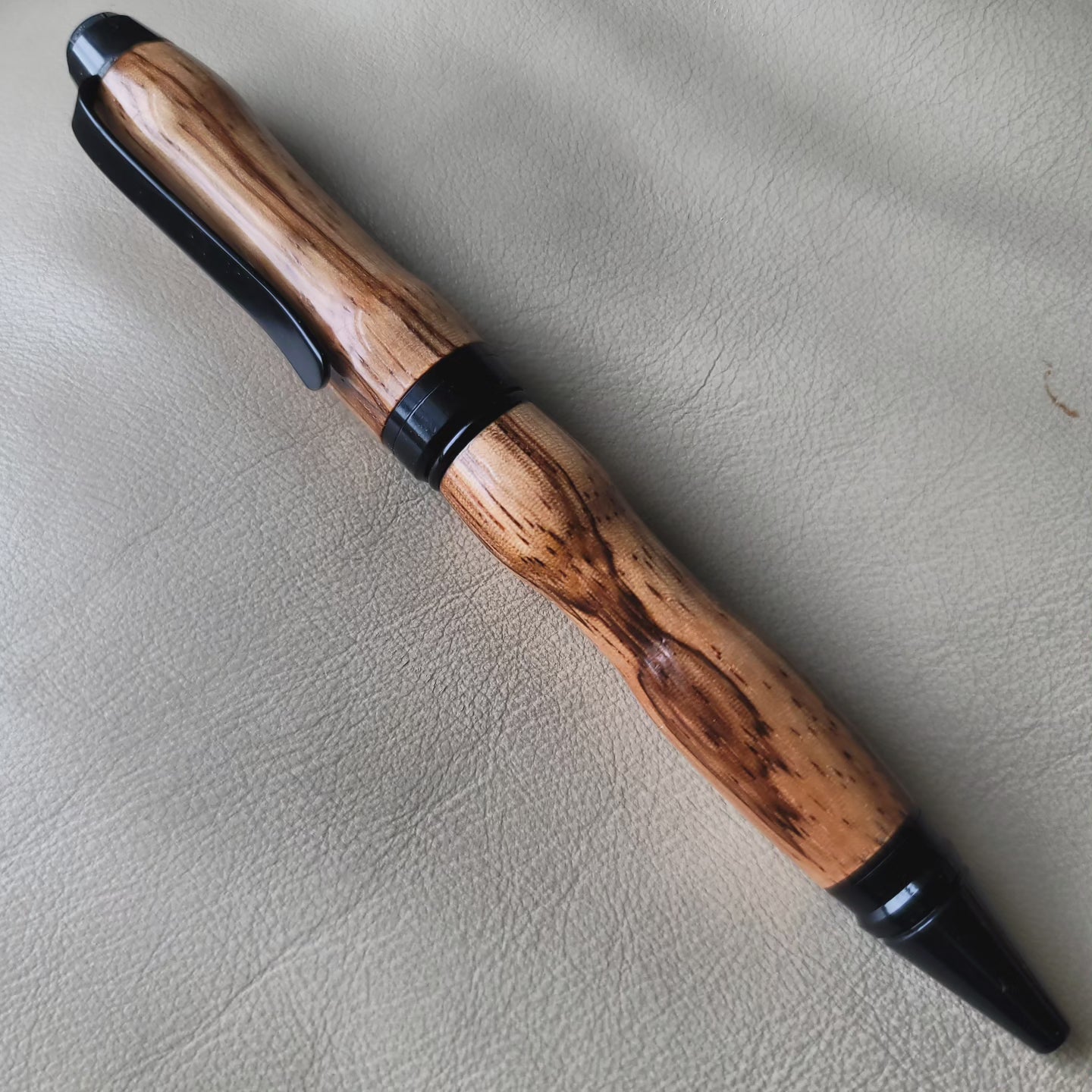 Cigar Twist Pen