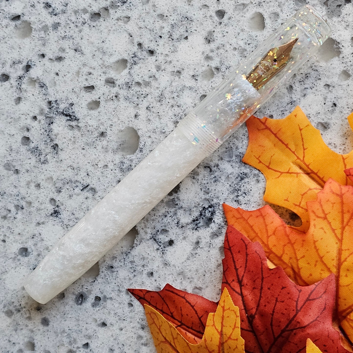 Boo! 2 Floral Finial Fountain Pen