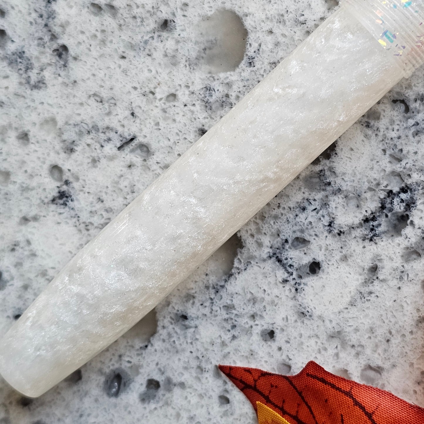Boo! 2 Floral Finial Fountain Pen