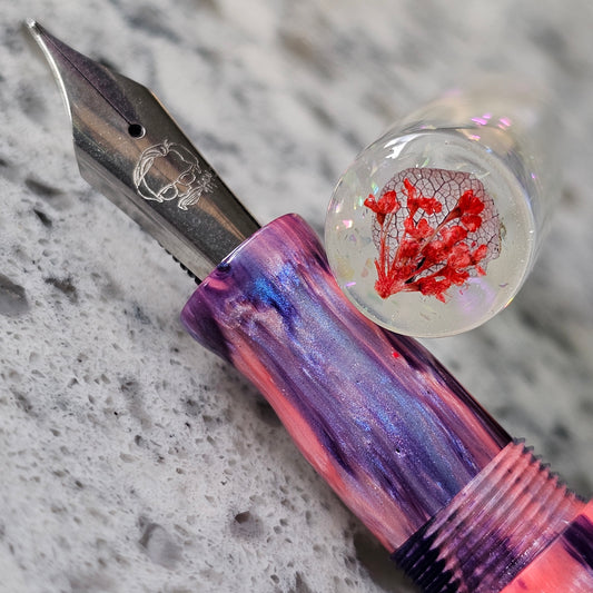 Pinky Purple Geode Floral Finial Fountain Pen