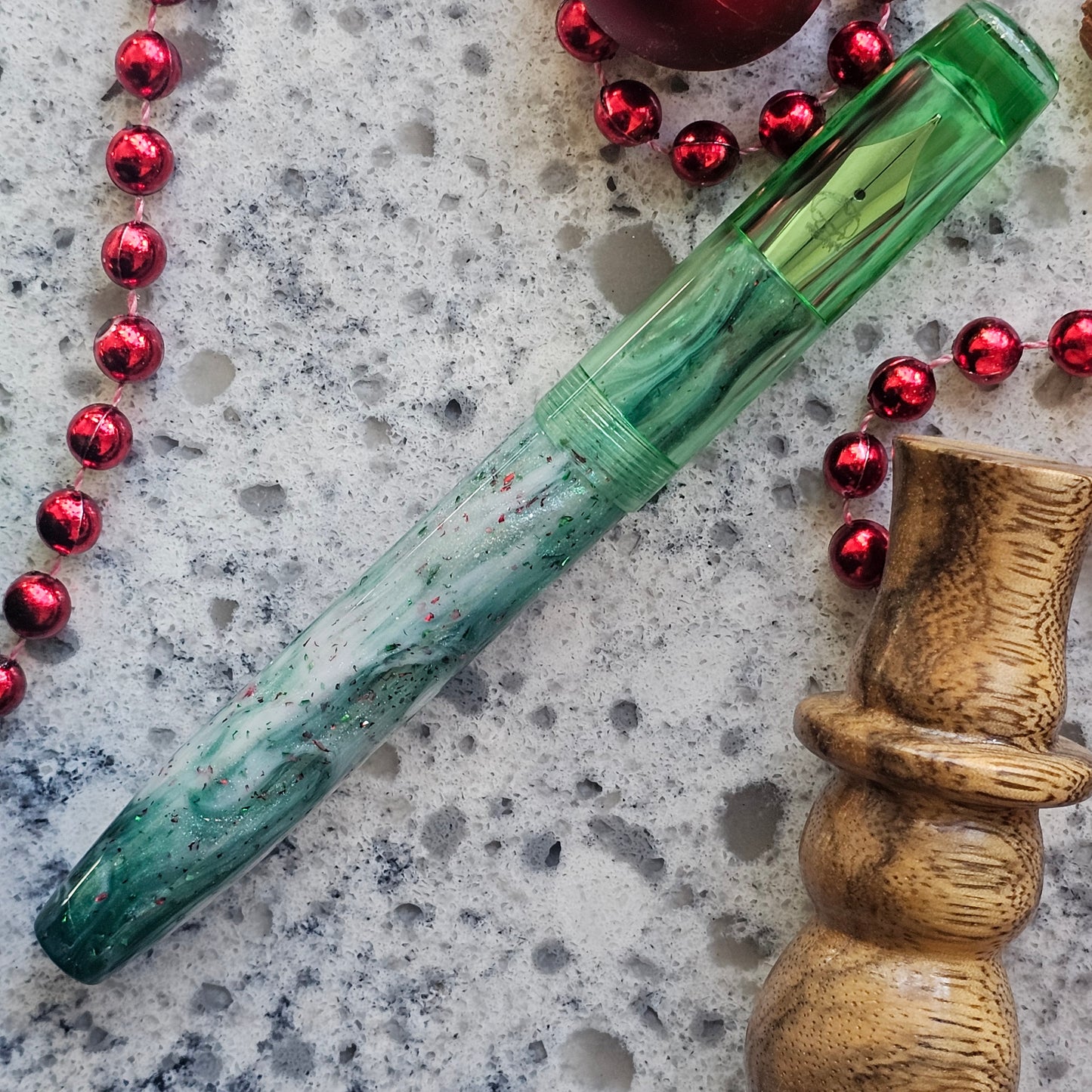 Wintergreen/Christmas Tree Floral Finial Fountain Pen