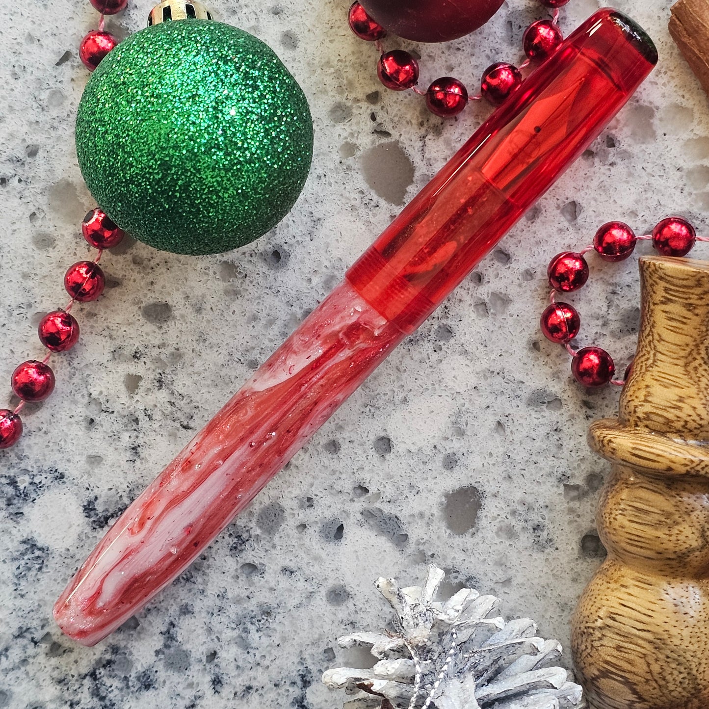 Peppermint/Green Aster Floral Finial Fountain Pen