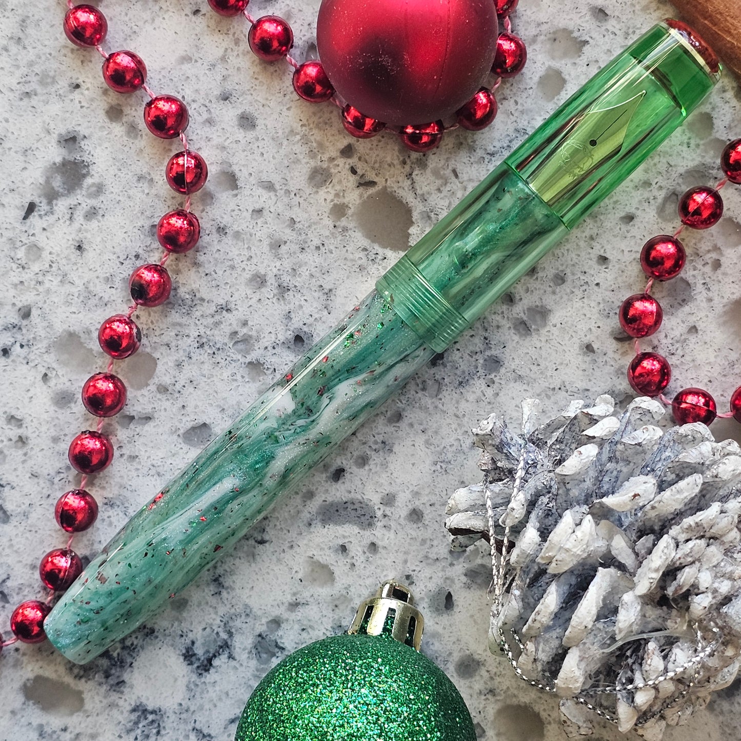 Wintergreen/Red Aster Floral Finial Fountain Pen