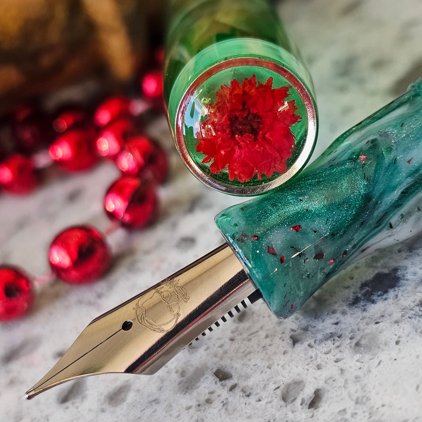 Wintergreen/Red Aster Floral Finial Fountain Pen