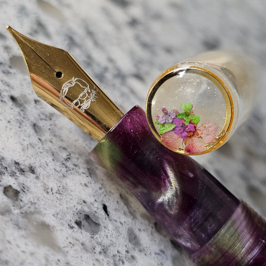 Purply/Green Floral Finial Fountain Pen