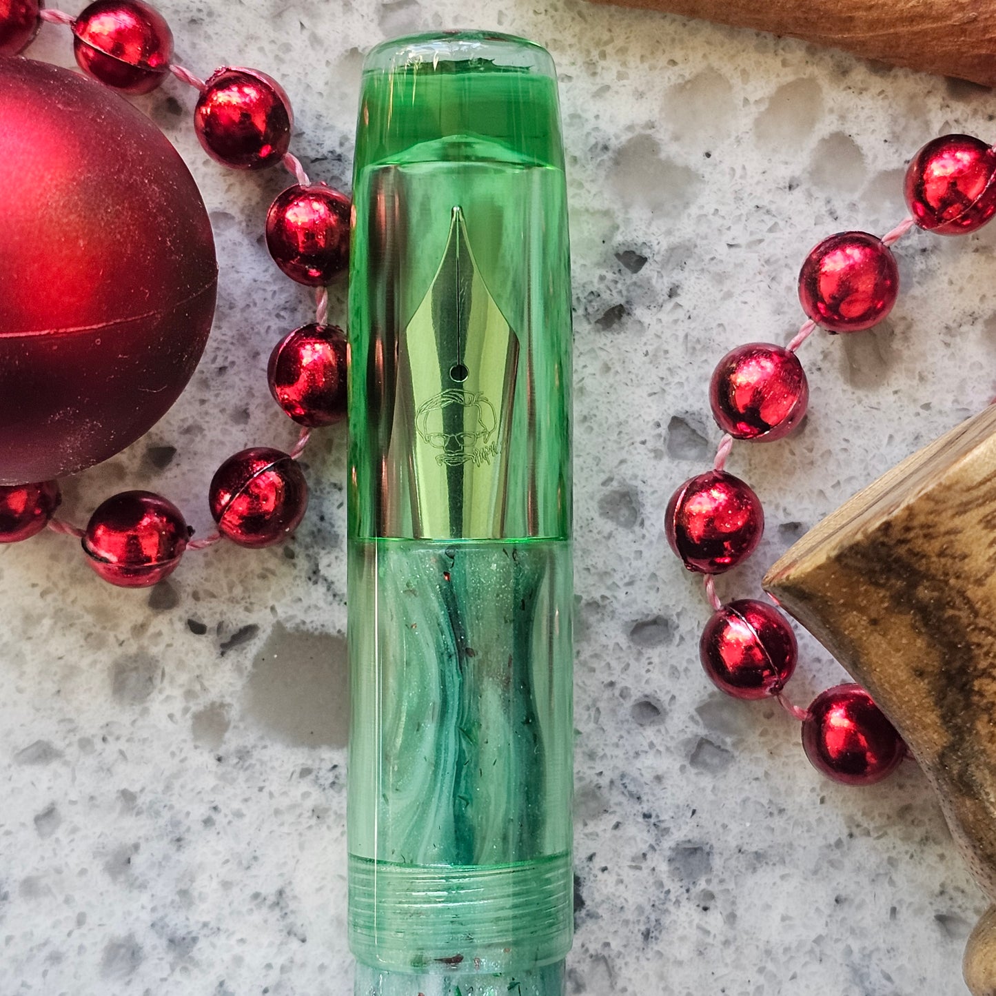 Wintergreen/Christmas Tree Floral Finial Fountain Pen