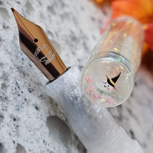 Boo! 2 Floral Finial Fountain Pen