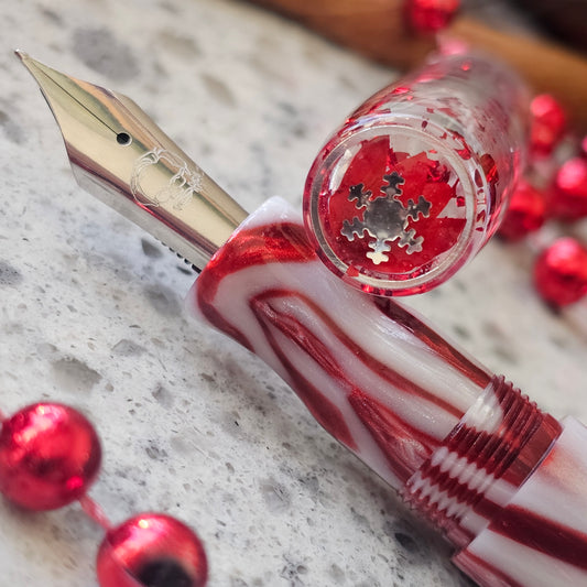 Peppermint/Jungle Snowdrop Floral Finial Fountain Pen