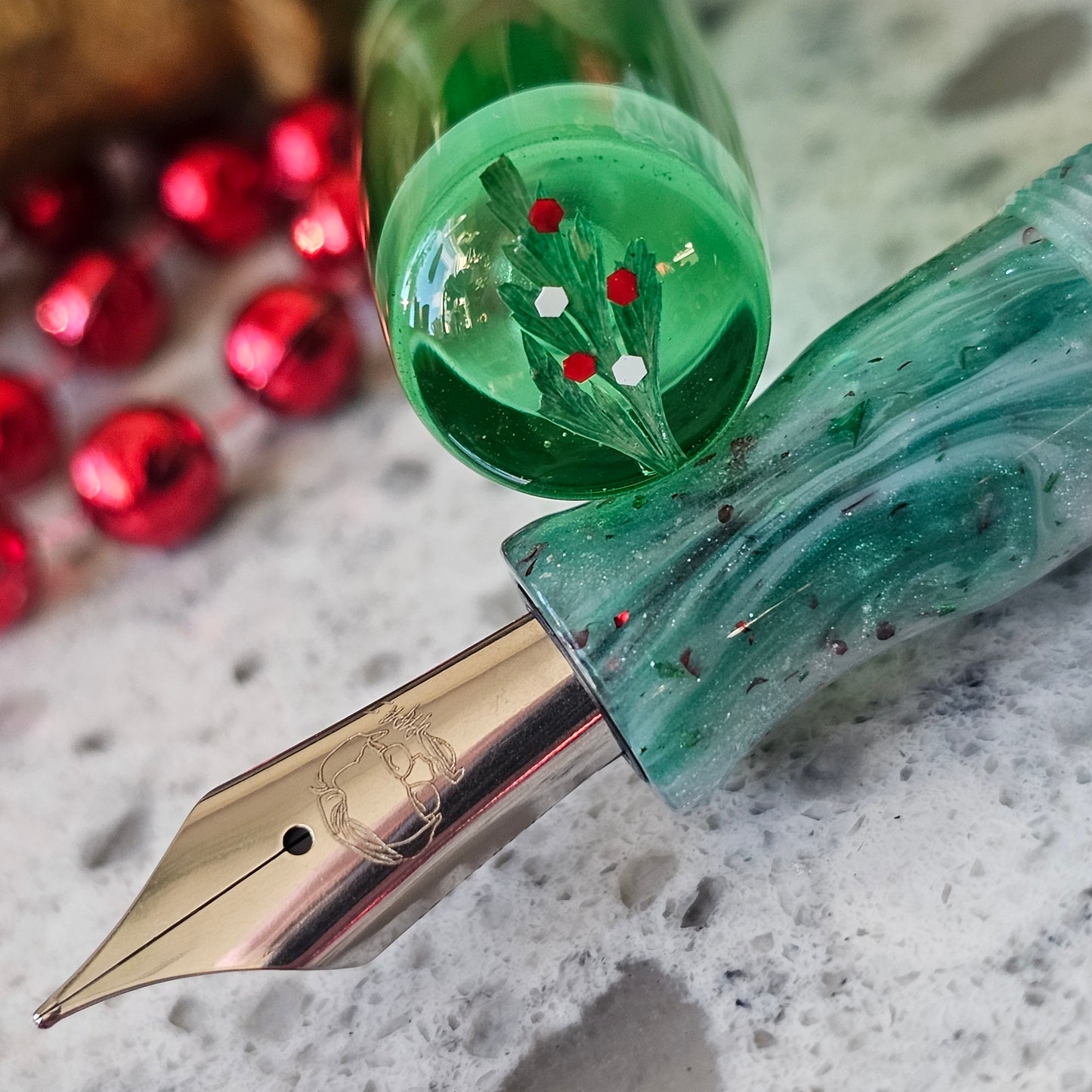 Wintergreen/Christmas Tree Floral Finial Fountain Pen