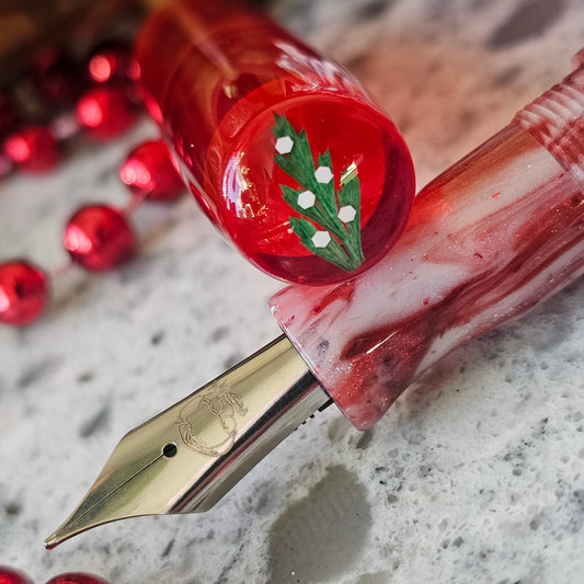 Peppermint/Christmas Tree Floral Finial Fountain Pen