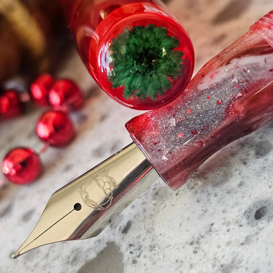 Peppermint/Green Aster Floral Finial Fountain Pen