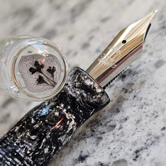 Damascus Steel Floral Finial Fountain Pen